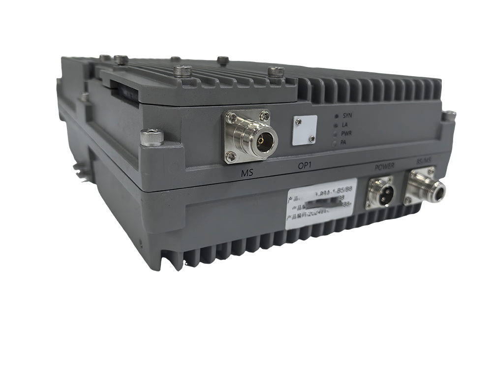  崆峒三频手机信号接收器2000㎡